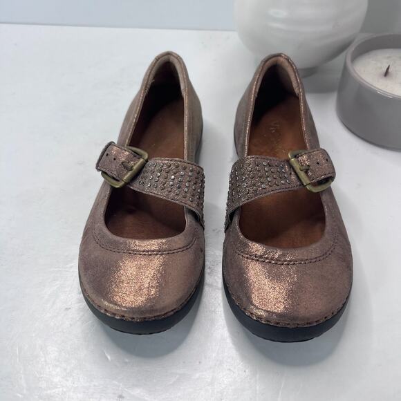 Vionic Shoes Goleta Mary Jane Bronze Metallic Studded Strap Womens 6 NWOB - Picture 1 of 9